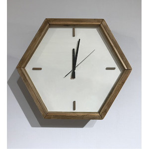 Horloge hexagonale accrochable posable sans support bois pin recyclé - CHALET