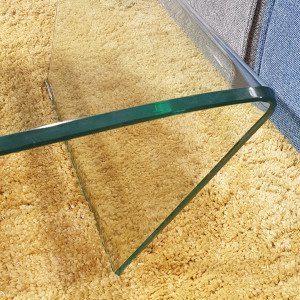 Table basse rectangulaire en verre trempé et piètements inclinés - ICE