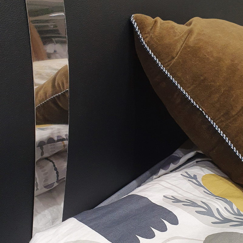 Pack lit double en simili noir + matelas 140 x 190 cm - EDEN
