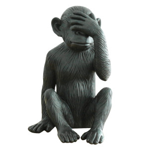 Statue singe noir mat avec main sur les yeux H39 cm - RAFIKI