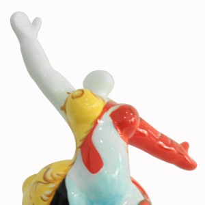 Statue femme jambe levée avec peinture ornements H33 cm - LADY QUEEN