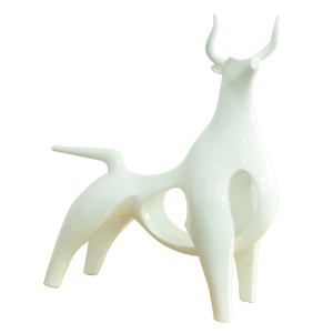 Statue taureau minimaliste en résine blanche laquée H50 cm - VALIENTE