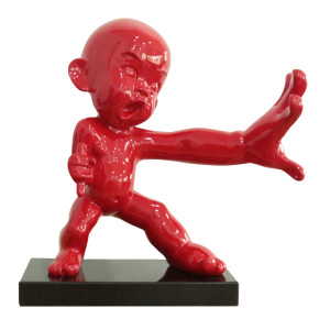 Statue bébé position de karaté en résine rouge H49 cm - JACK