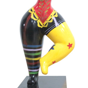 Statue femme debout en résine avec bras tendu et peintures multicolores  14 x 34 x 11 cm - FRAUEN CIRCUS