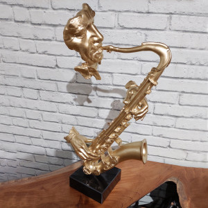 Statue saxophoniste avec saxophone et peinture dorée H62 cm - SONG