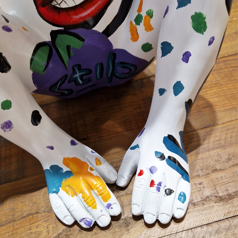 Statue singe mains sur les oreilles et dessins pop art H40 cm - RAFIKI