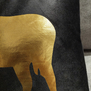 Lot de 2 coussins carrés 45 cm en tissu velours noir déhoussable imprimé animal - Cerf doré