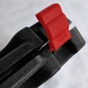 Grande boîte à outils noir et rouge avec 45 pièces en acier et polypropylène - BOB