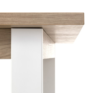 Table de repas extensible 180/240 cm finition chêne clair texturé avec piètement luge en métal blanc - VERONICA