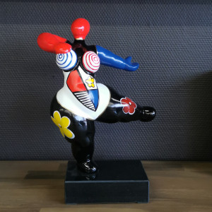 Statue femme dansant avec peinture abstraite H33 cm - LADY FLORA