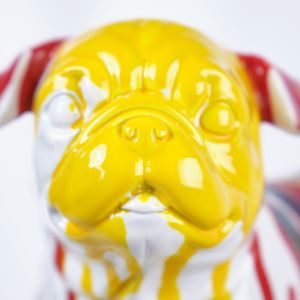 Statue chien carlin avec coulures multicolores H18 cm - CARL DRIPS 02