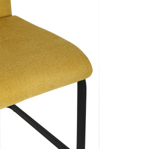 Lot de 2 chaises en tissu jaune avec dossier haut et pied luge en métal noir - VERDI