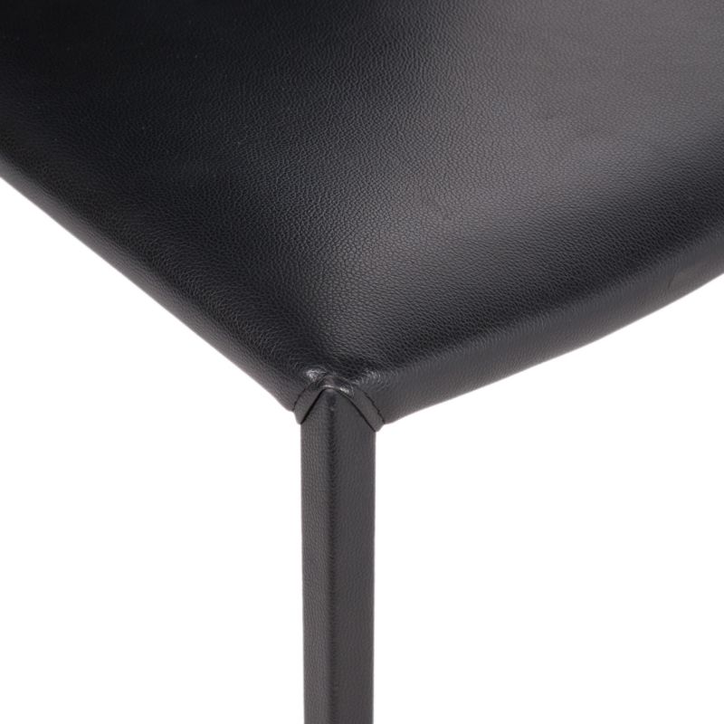 Lot de 2 chaises noires en simili empilables - LUFY