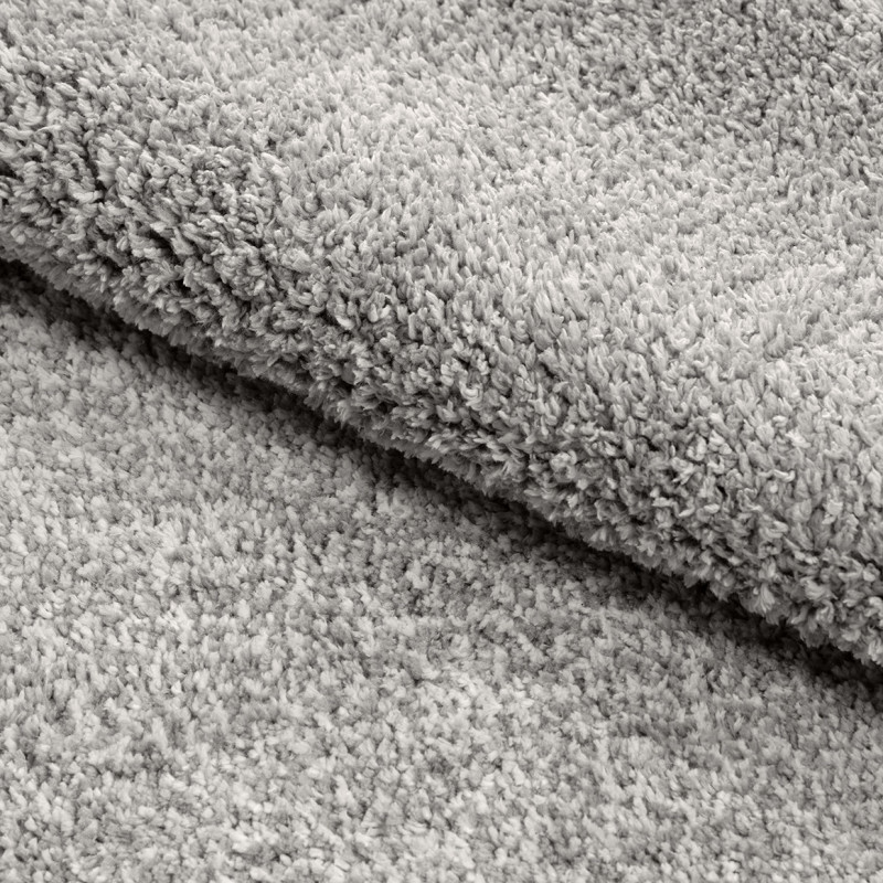 Tapis 140 x 200 cm rectangulaire en tissu doux gris clair argenté à poils courts - COSMOS