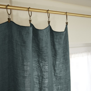 Rideau Ajustable 140 x 270 cm en Lin Lavé Bleu avec 8 Anneaux à Pince en Métal Couleur Argent Antique - LUISA