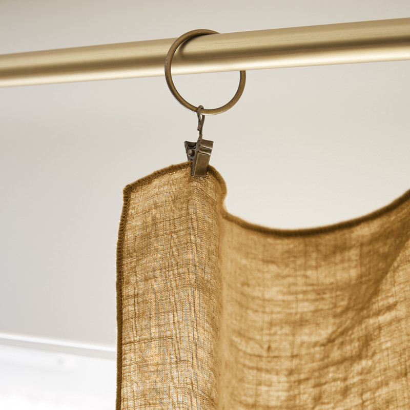 Rideau Ajustable 140 x 270 cm en Lin Lavé Caramel avec 8 Anneaux à Pince en Métal Couleur Argent Antique - LUISA