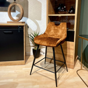 Lot de 2 tabourets de bar capitonnés en velours jaune moutarde avec poignée et pied métal noir - BRANDY