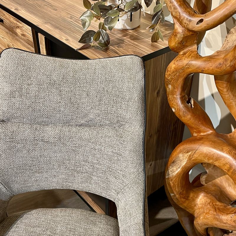 Lot de 2 chaises en tissu taupe design avec passepoil en smili noir et 4 pieds en métal noir - ANAIS 2