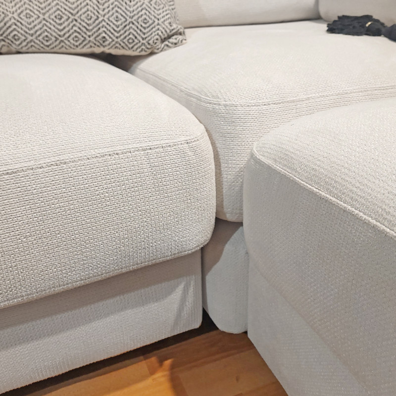 Canapé d'angle droit 325 cm en tissu microfibre ivoire confort moelleux - CECILE