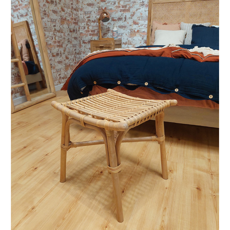 Petit tabouret / repose pied carré en rotin naturel forme incurvée - HAZEL