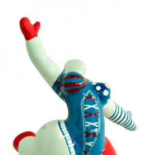 Statue femme jambe levée avec motif bleu et rouge H33 cm - LADY PIRATE